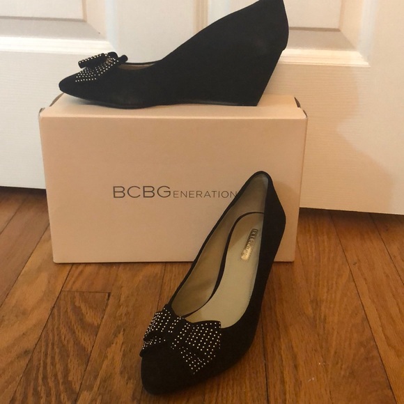 BCBG black suede wedges - Picture 1 of 3